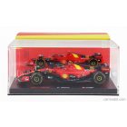 Burago FERRARI F1 SF-23 TEAM SCUDERIA FERRARI N 55 POLE POSITION 3rd MONZA ITALY GP 2023 CARLOS SAINZ - WITH PILOT AND SHOWCASE