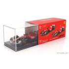 Burago FERRARI F1 SF-23 TEAM SCUDERIA FERRARI N 55 LAS VEGAS USA GP 2023 CARLOS SAINZ - WITH PILOT AND SHOWCASE