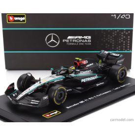   Burago MERCEDES F1 W15 EQ PERFORMANCE TEAM AMG PETRONAS MOTORSPORT N 44 SEASON 2024 LEWIS HAMILTON - WITH PILOT AND SHOWCASE