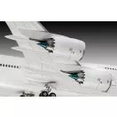 Revell - Boeing 747-8 Lufthansa "New Livery" repülő makett