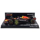 Minichamps RED BULL F1 RB18 TEAM ORACLE RED BULL RACING N 1 WORLD CHAMPION WINNER JAPAN GP WITH PIT BOARD 2022 MAX VERSTAPPEN
