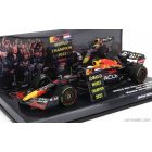 Minichamps RED BULL F1 RB18 TEAM ORACLE RED BULL RACING N 1 WINNER JAPAN GP WITH PIT BOARD WORLD CHAMPION 2022 MAX VERSTAPPEN