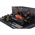 Minichamps RED BULL F1 RB18 TEAM ORACLE RED BULL RACING N 1 WINNER JAPAN GP WITH PIT BOARD WORLD CHAMPION 2022 MAX VERSTAPPEN