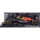 MINICHAMPS - RED BULL - F1 RB18 TEAM ORACLE RED BULL RACING N 1 WINNER CANADIAN GP WORLD CHAMPION 2022 MAX VERSTAPPEN