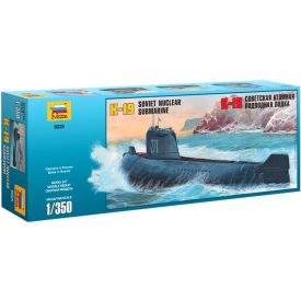 Zvezda Soviet Hotel Class Submarine K-19 makett