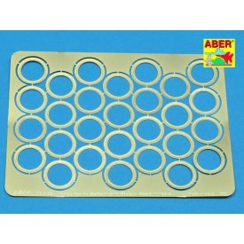   Aber Pz.Kpfw.III/Sturmgeschutz/StuG.III rings between road wheels