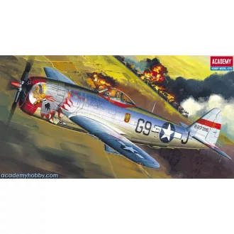 Academy P-47D THUNDERBOLT BUBBLE-TOP makett