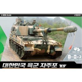 Academy R.O.K Army K9 SPG MCP Motorized makett