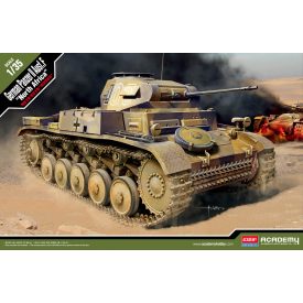 Academy Pz.Kpfw.II Ausf.F "North Africa" makett