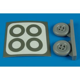   Aires Supermarine Spitfire Mk.IX wheels and paint masks (Tamiya)
