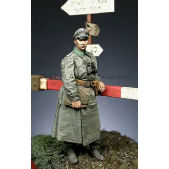 Alpine Miniatures WW2 German Officer #1