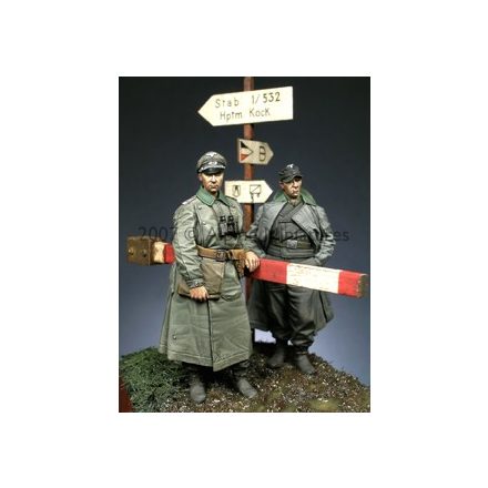 Alpine Miniatures WW2 German Officer Set (2 figs)