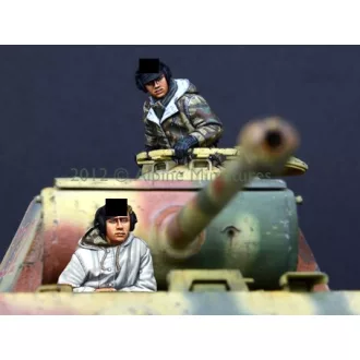 Alpine Miniatures German Panther Crew Set (2 figs)