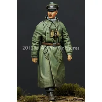 Alpine Miniatures Panzer Officer 1 Pz. Div. #2