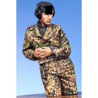 Alpine Miniatures WSS Panzer Commander #2