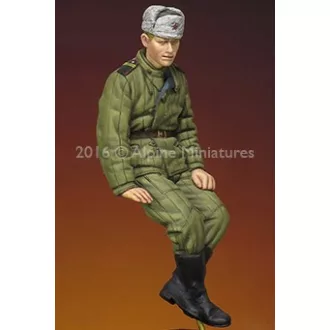 Alpine Miniatures WW2 Russian Tank Crew