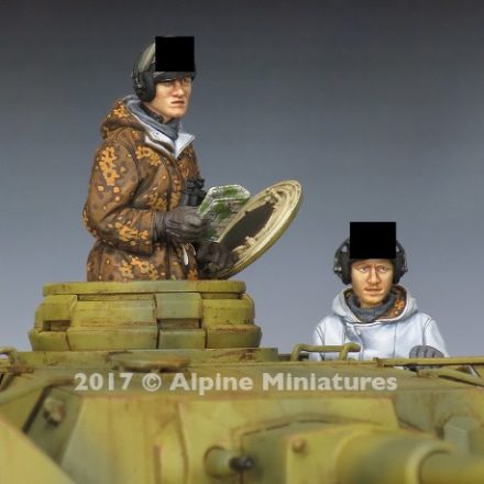 Alpine Miniatures WSS Panzer Crew Winter Set (2 figs)