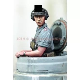 Alpine Miniatures German Panzer Commander Summer #1
