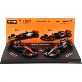   Burago McLAREN SET F1 2X MCL39 TEAM MCLAREN N 4 WORLD CHAMPION SEASON 2025 LANDO NORRIS + WINNER BRITISH GP 2025 - CON VETRINA - WITH SHOWCASE