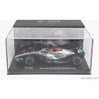 Burago MERCEDES F1 W13E TEAM MERCEDES-AMG PETRONAS F1 N 63 SEASON 2022 GEORGE RUSSEL - WITH HELMET AND PLASTIC SHOWCASE
