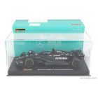 Burago MERCEDES F1 W14 TEAM MERCEDES-AMG PETRONAS FORMULA ONE N 63 SEASON 2023 GEORGE RUSSEL - CON PILOTA E VETRINA - WITH PILOT AND SHOWCASE