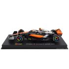 Burago McLAREN F1 MCL60 TEAM McLAREN N 4 SEASON 2023 LANDO NORRIS - CON PILOTA E VETRINA - WITH PILOT AND SHOWCASE