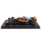 Burago McLAREN F1 MCL60 TEAM McLAREN N 81 SEASON 2023 OSCAR PIASTRI - CON PILOTA E VETRINA - WITH PILOT AND SHOWCASE