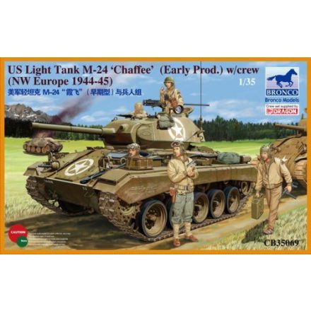 Bronco M24 Chaffee U.S. Light Tank (WWII Prod.) with Tank Crew Set makett