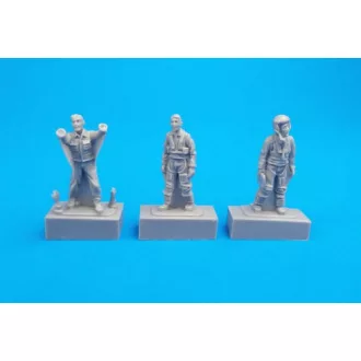 CMK Two French Pilots and a Mechanic