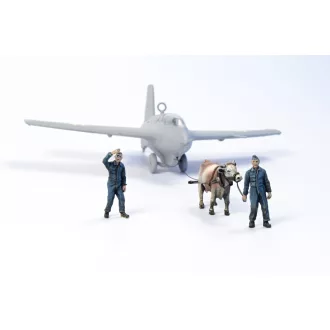 CMK Towing Ox with 2 Luftwaffe ground crew figures