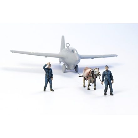 CMK Towing Ox with 2 Luftwaffe ground crew figures