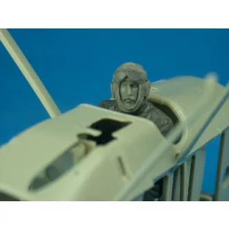   Copper State Models Seated RFC Pilot in Leather Jacket WWI makett
