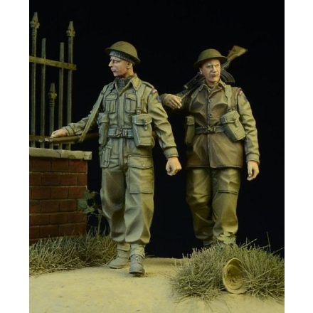 D-DAY miniature studio British / Commonwealth Infantry walking 1942-45