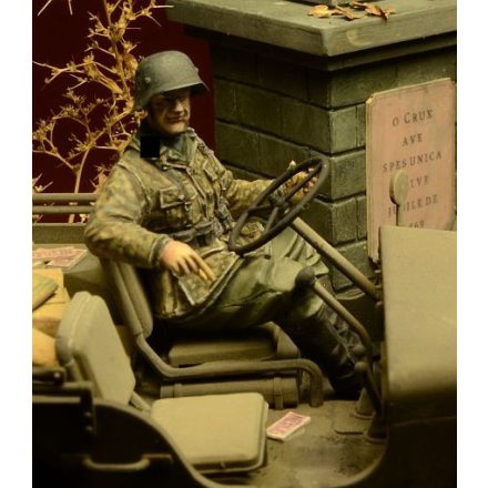 D-DAY miniature studio Waffen SS Jeep Driver, Ardennes 1944
