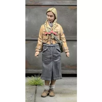 D-DAY miniature studio BDM Young Girl, Germany 1945