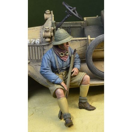 D-DAY miniature studio WWI Anzac soldier seating, 1915-18