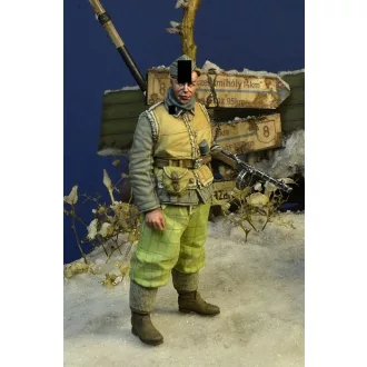   D-DAY miniature studio Waffen SS soldier 1, Hungary, Winter 1945