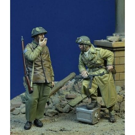 D-DAY miniature studio Canadian Soldiers