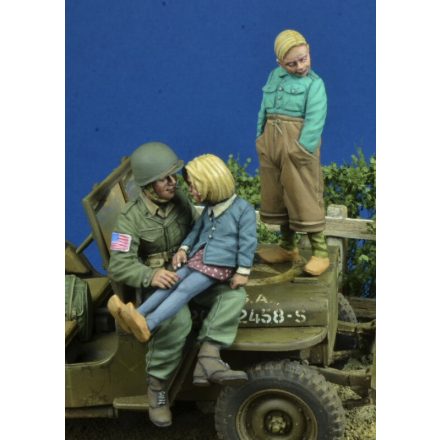 D-DAY miniature studio US Paratrooper with Kids 1944-45