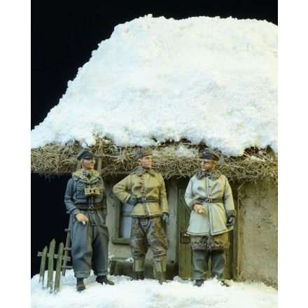 D-DAY miniature studio Waffen SS Officers Winter 1943-45