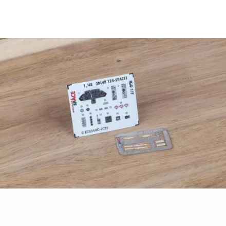 Eduard MiG-17F SPACE (Ammo)