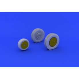 Eduard P-39 wheels late (KITTY HAWK)