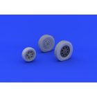 Eduard P-39 wheels late (KITTY HAWK)