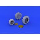 Eduard P-39 wheels late (KITTY HAWK)