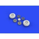 Eduard P-40 wheels w/pattern for Hasegawa műgyanta repülő kiegészítő