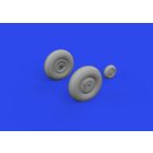 Eduard Hurricane Mk. IIb w/ fishtail exhausts LööKplus (Revell)