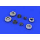 Eduard F-86F wheels (HASEGAWA)