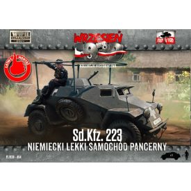 First to Fight Sd.Kfz.223 makett
