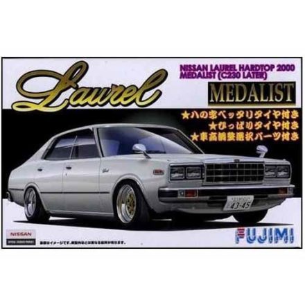 Fujimi Nissan Laurel Hardtop 2000 4Dr Medalist makett
