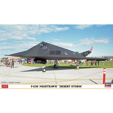 Hasegawa F-117A Nighthawk Desert Storm makett